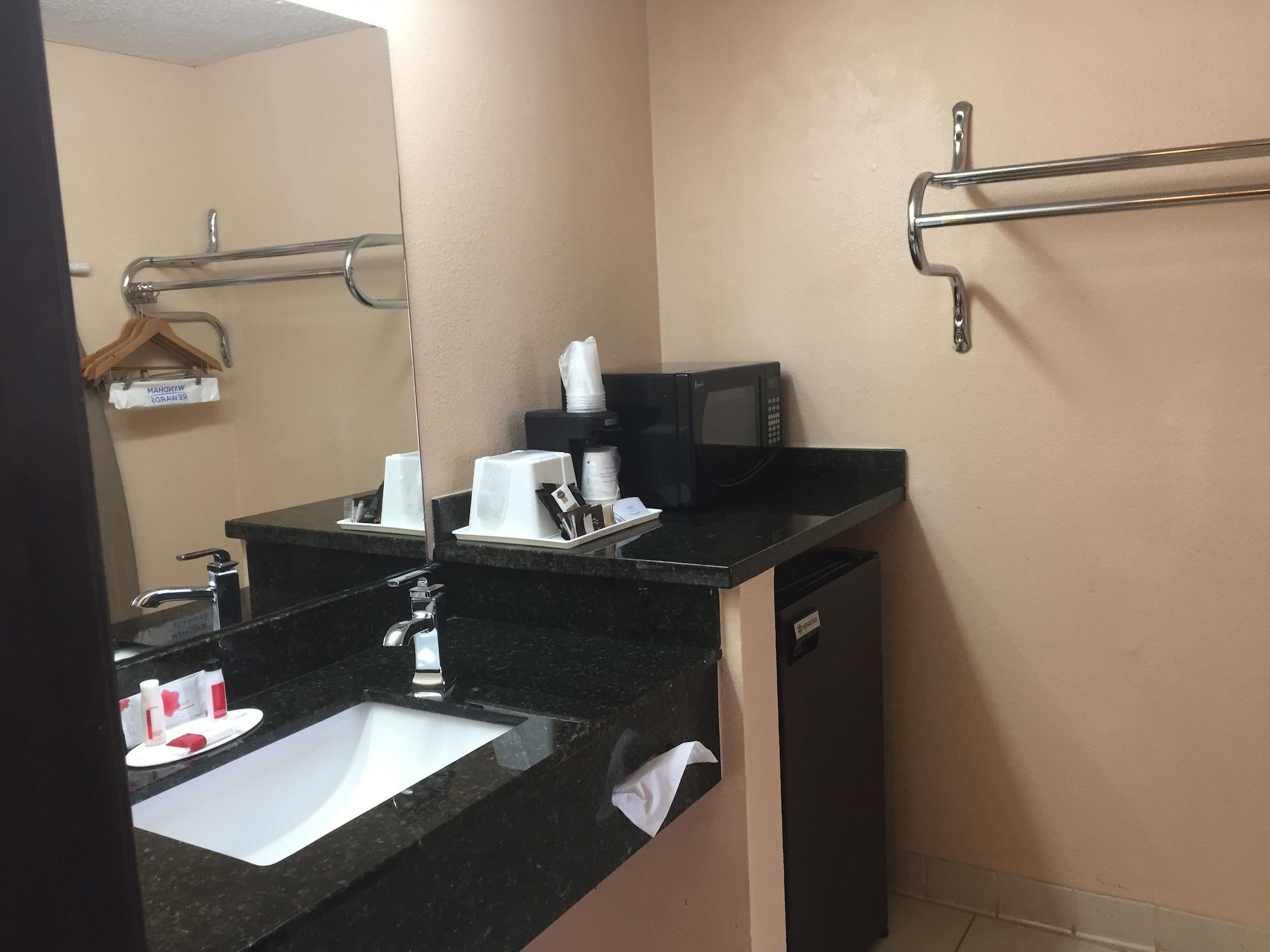 Days By Wyndham Hotel Yuma