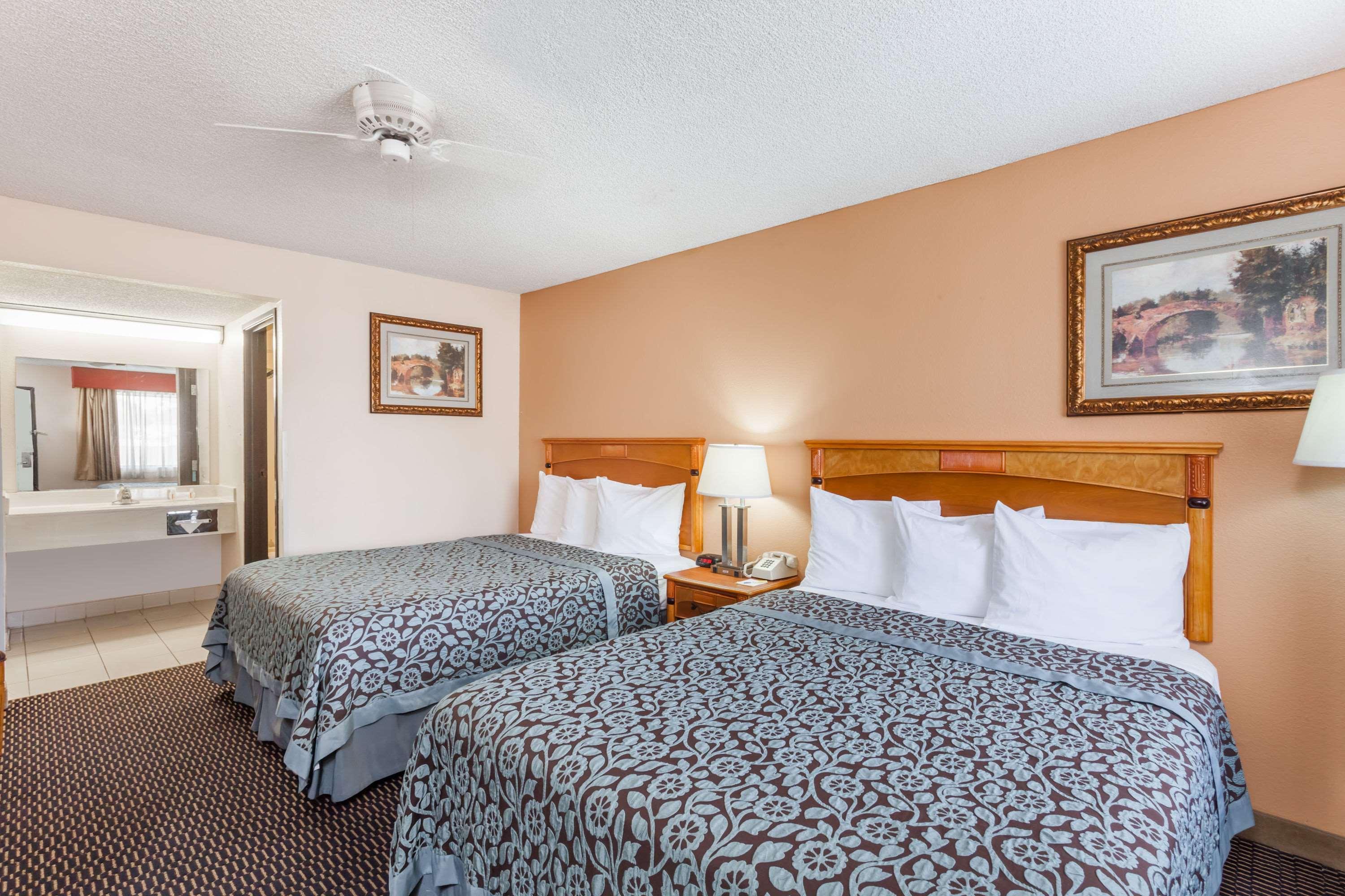 Days By Wyndham Hotel
