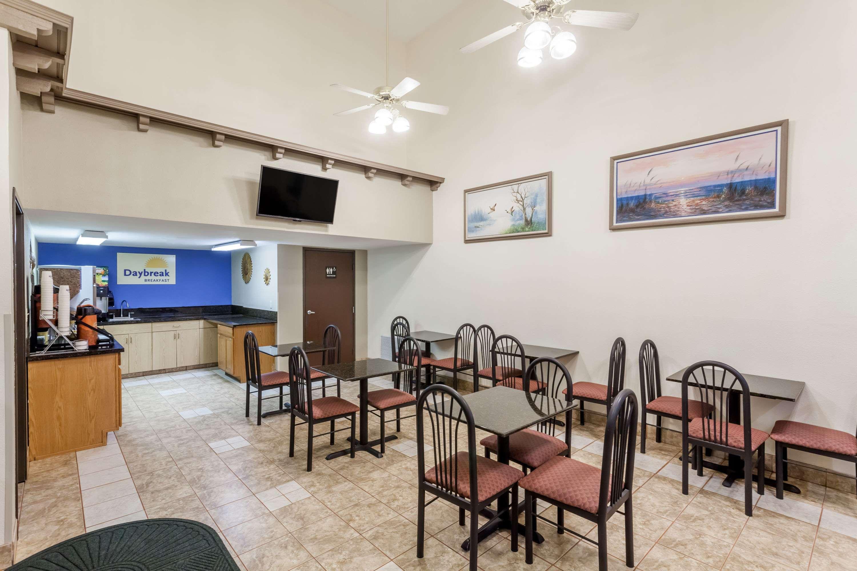 Days By Wyndham Hotel 2*