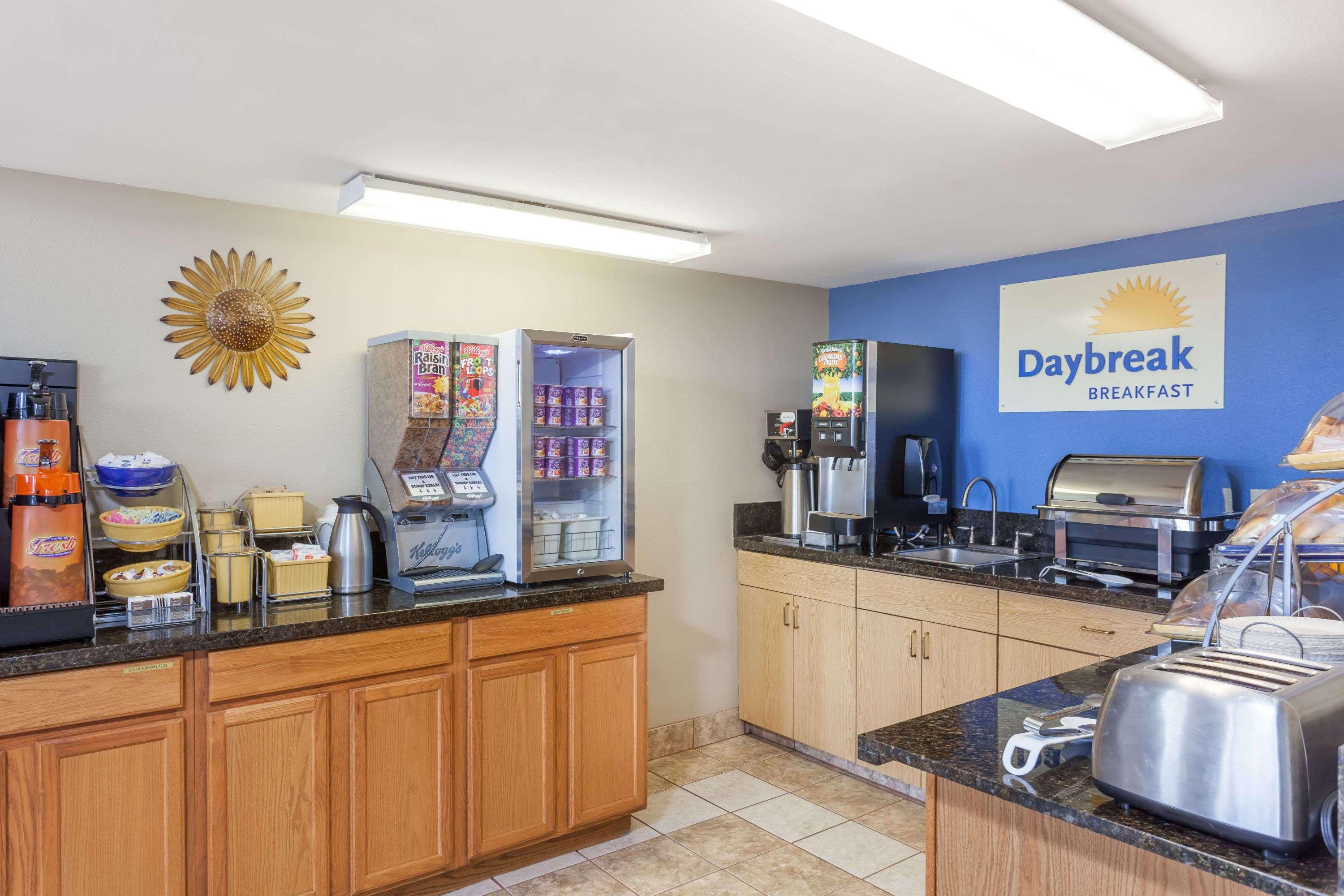 Days By Wyndham Hotel