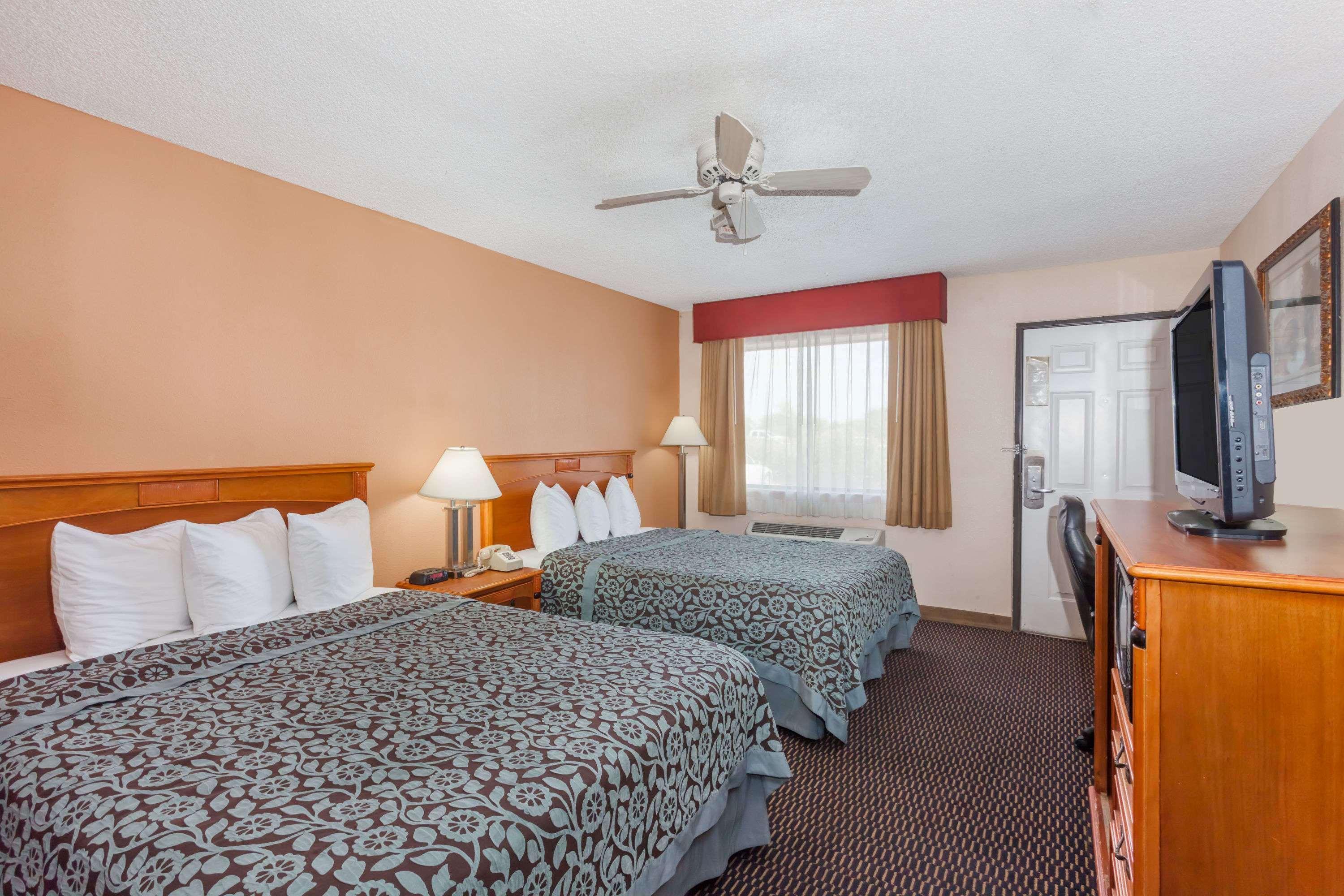 Days By Wyndham Hotel