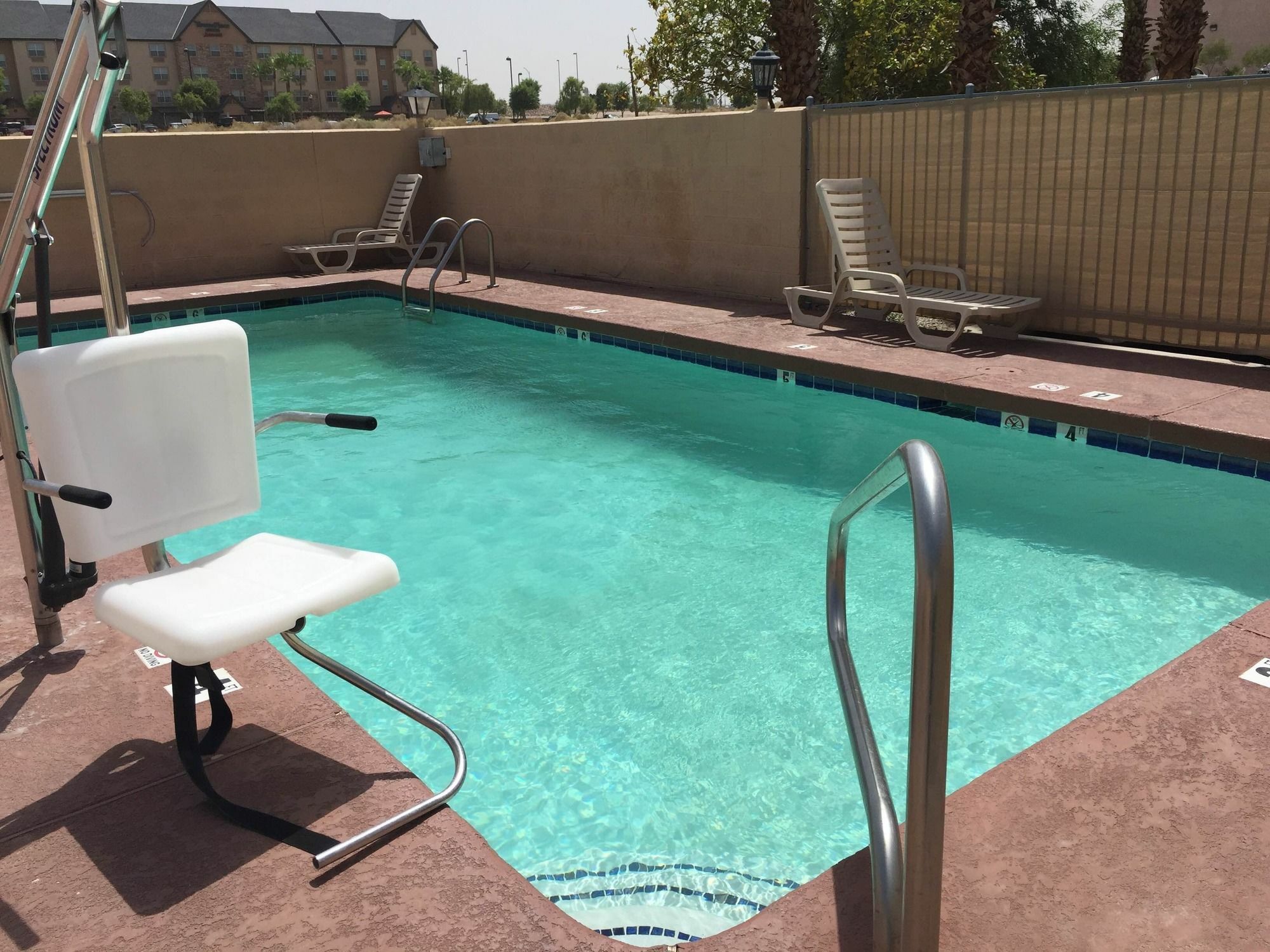 Days By Wyndham Hotel